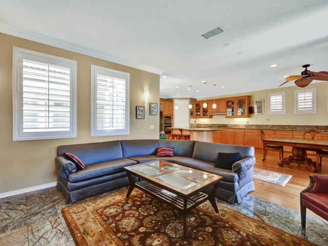 1333 Caspian Way, Oxnard CA: https://media.crmls.org/mediaz/200a8bd8-31e5-4709-8cf7-1d34af31b9c7.jpg