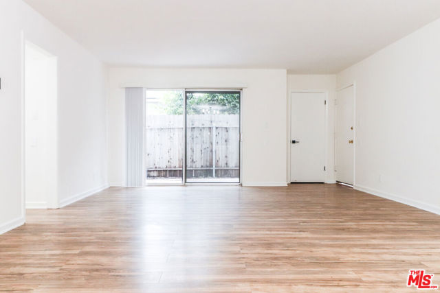 2602 Carnegie Lane, Redondo Beach CA: https://media.crmls.org/mediaz/200aab72-d1a0-4fc8-b8c3-67cbc0bca72c.jpg