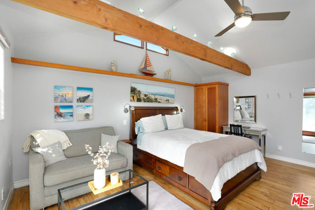 1116 Stanford Street, Santa Monica CA: https://media.crmls.org/mediaz/200af19d-7c6d-42d4-893f-a6c1f3a4e150.jpg