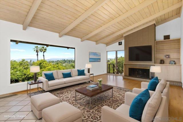 1421 Rincon Rd, Escondido CA: https://media.crmls.org/mediaz/200b9025-fa52-48a7-9e5d-e08cbfeda70b.jpg