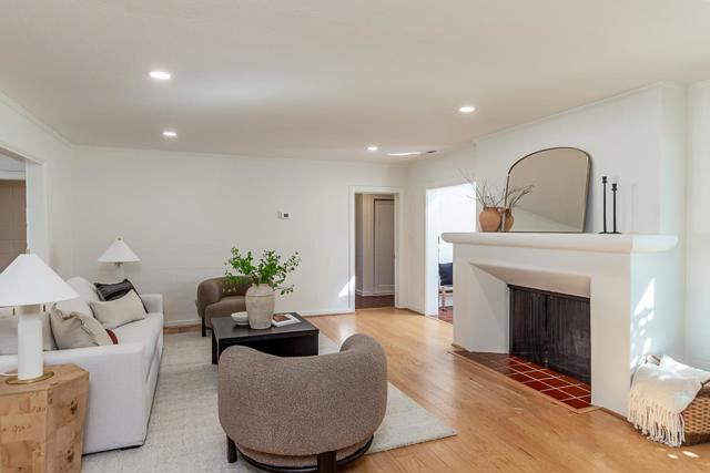 Image 4 of 38 For 1644 Kensington Avenue