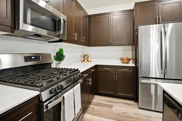 Detail Gallery Image 4 of 37 For 332 Seedling Way, Fallbrook,  CA 92028 - 3 Beds | 2/1 Baths