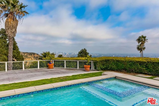 2224 Hercules Drive, Los Angeles CA: https://media.crmls.org/mediaz/200d0433-2593-4416-b162-c29cc7de2243.jpg