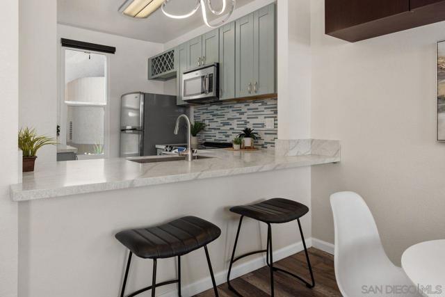 6161 Calle Mariselda, San Diego CA: https://media.crmls.org/mediaz/200d5b7e-69c7-4ba3-ad7f-d09a482df103.jpg