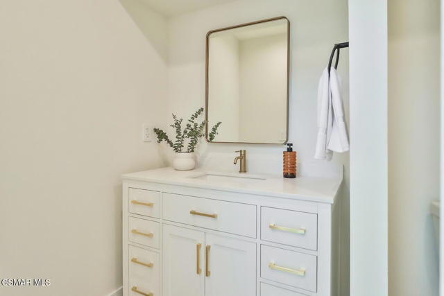 26200 Lockwood Road, Malibu CA: https://media.crmls.org/mediaz/200dcdae-2e1a-4501-8e24-163021b88f23.jpg
