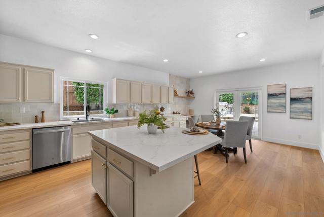 1052 Via Vera Cruz, San Marcos CA: https://media.crmls.org/mediaz/200e4edc-7080-4b15-abac-d2b2af67ebe3.jpg