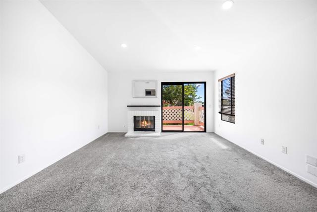 9302 Twin Trails Dr, San Diego CA: https://media.crmls.org/mediaz/200fd7c1-0ec6-473a-98f2-4b4f44656d63.jpg