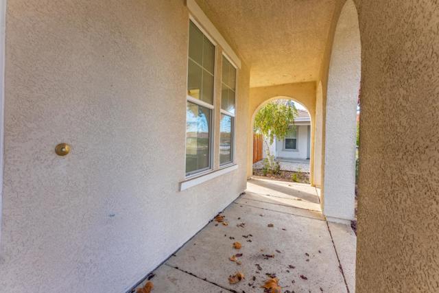 1078 Silver Spur Way, Plumas Lake CA: https://media.crmls.org/mediaz/200ffca4-3264-4338-a311-9edaabcd0a16.jpg