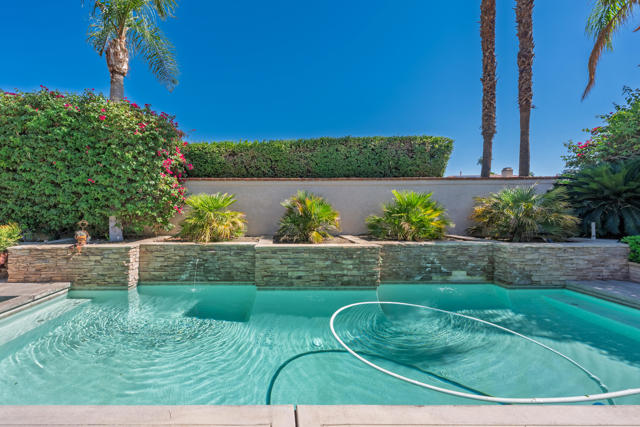 65 San Marino Circle, Rancho Mirage CA: https://media.crmls.org/mediaz/2010548b-0de2-4a5d-aaf2-a7a94d291f7d.jpg