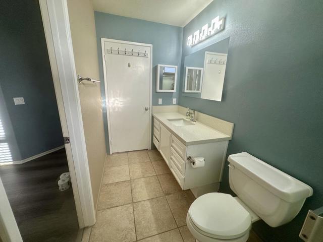 45 GUEST : HALL BATH