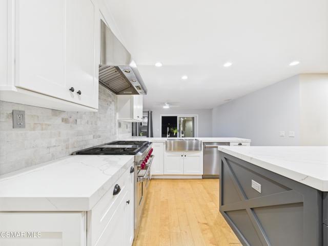 29650 Kimberly Drive, Agoura Hills CA: https://media.crmls.org/mediaz/2010d75d-40eb-46fe-8506-6870e5c037cb.jpg