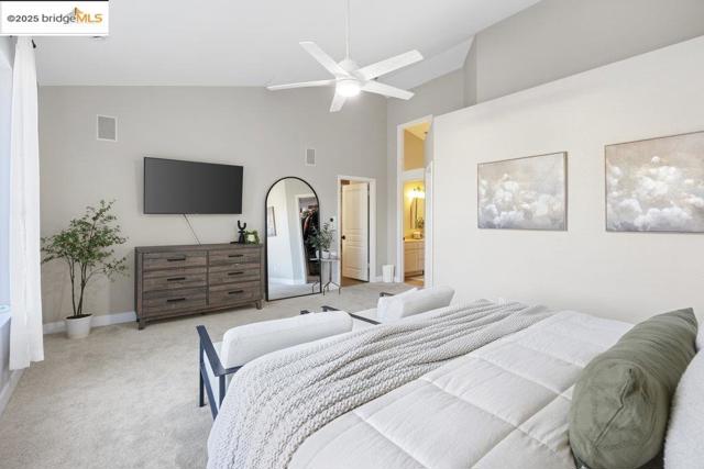 1030 Orchid Dr, Brentwood CA: https://media.crmls.org/mediaz/2011b6a2-0fa9-4bc6-bc4a-40f412ec8ce2.jpg