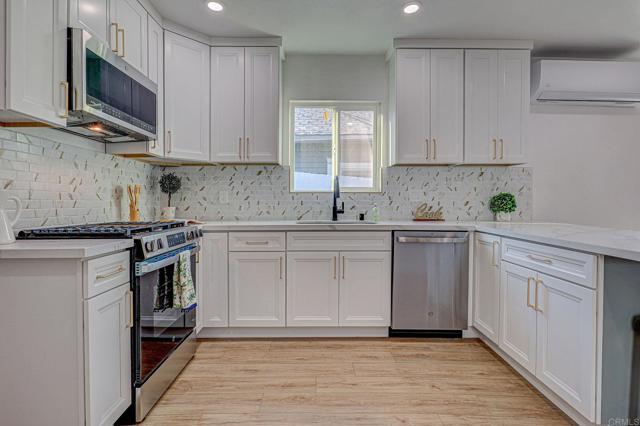 Detail Gallery Image 11 of 22 For 122 S 20th St, San Diego,  CA 92113 - 3 Beds | 2 Baths