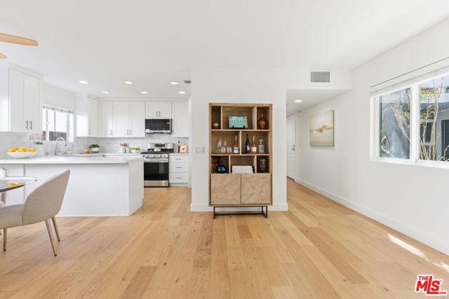 446 San Vicente Boulevard, 106 photo 15