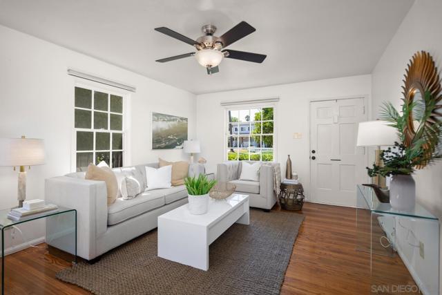 241 243 F Avenue, Coronado CA: https://media.crmls.org/mediaz/201261f4-14a7-44bc-bd60-92139e383772.jpg