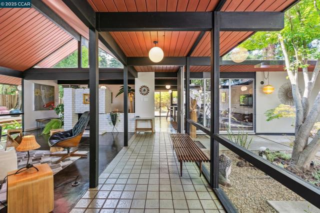 232 Clyde Dr, Walnut Creek CA: https://media.crmls.org/mediaz/2012ff80-17b0-43b0-a4d1-d699d7389868.jpg