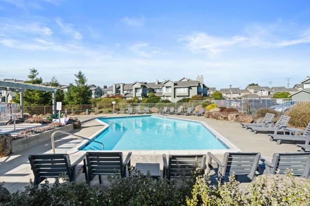 156 Treeview Drive, Daly City CA: https://media.crmls.org/mediaz/20132f00-8231-4cfa-8c96-caaa7d801f09.jpg