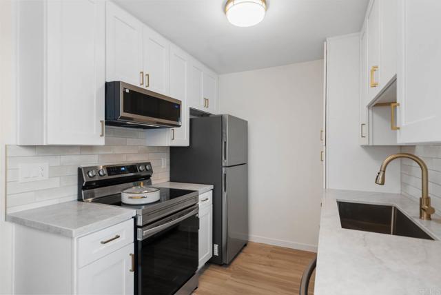 Detail Gallery Image 10 of 34 For 3825 Van Dyke Ave Apt 3, San Diego,  CA 92105 - 2 Beds | 1/1 Baths