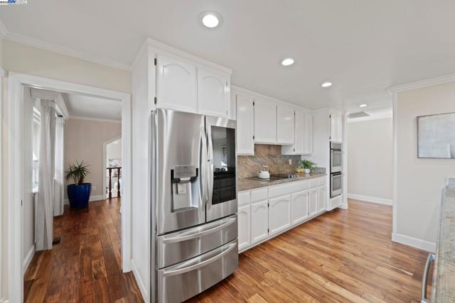46925 Aloe Court, Fremont CA: https://media.crmls.org/mediaz/2013428e-210d-433b-89f5-be41e2525272.jpg