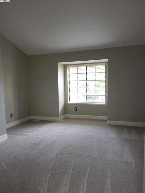 665 Palomino Dr, Pleasanton CA: https://media.crmls.org/mediaz/2013924d-0f2d-4480-93fe-4ad0e69412af.jpg