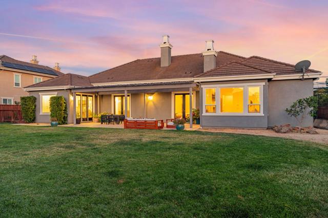 325 Peebles Avenue, Morgan Hill CA: https://media.crmls.org/mediaz/2013e915-3074-4bc6-9281-1f82469dfe84.jpg