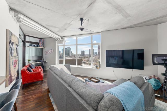 1080 Park Blvd, San Diego CA: https://media.crmls.org/mediaz/2014059f-bd79-4d96-918b-87346a6394e9.jpg
