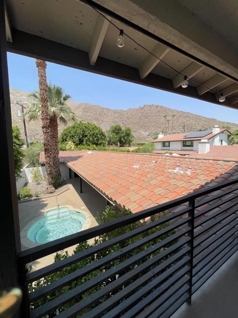 225 S Cahuilla Road, Palm Springs CA: https://media.crmls.org/mediaz/20140f1f-75c3-4476-9d64-76ada0bd9392.jpg
