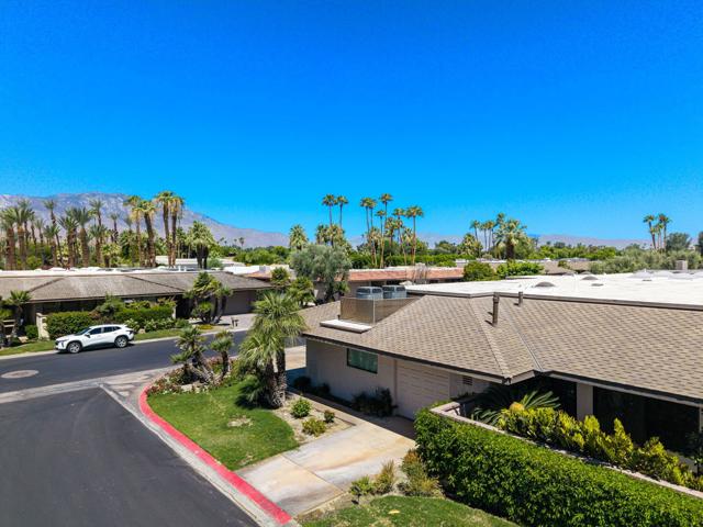 19 Cornell Drive, Rancho Mirage CA: https://media.crmls.org/mediaz/20141dc3-8ebe-4748-adb3-24afef11b50b.jpg