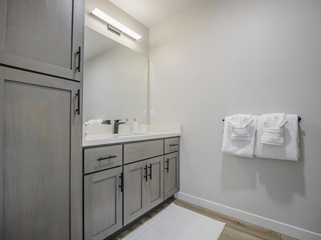 121 Aptos Village Way, Aptos CA: https://media.crmls.org/mediaz/2014b91d-f84d-49fa-87e4-9e526eecdf33.jpg