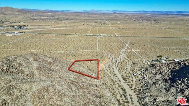 62775 Sullivan Road, Joshua Tree CA: https://media.crmls.org/mediaz/2015b7e4-ce43-4c6b-89f4-977ffd274d61.jpg
