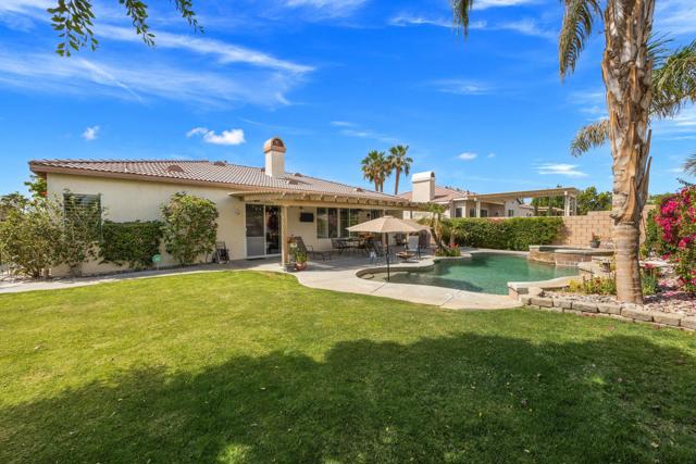 79976 Castille Drive, La Quinta CA: https://media.crmls.org/mediaz/201715ff-9b06-41a9-8492-844674f961f9.jpg