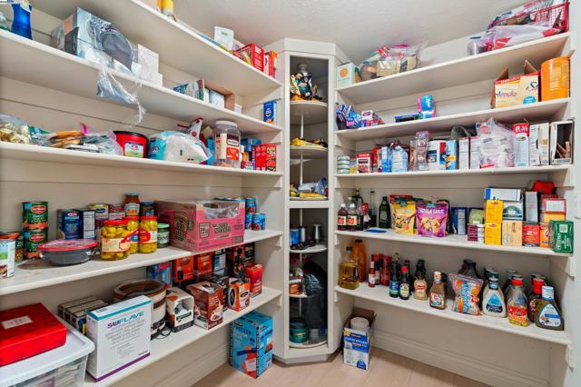 3146 Blackhawk Meadow Dr, Danville CA: https://media.crmls.org/mediaz/201716d6-627c-4aaf-a92b-bb5f3b4fcfd5.jpg