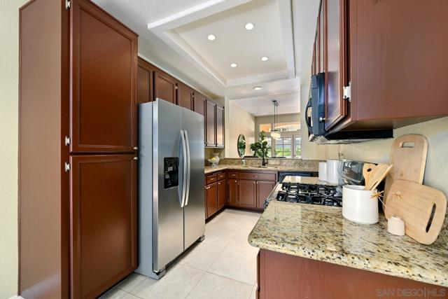 11048 Portobelo Dr, San Diego CA: https://media.crmls.org/mediaz/2017f833-54f5-4d2b-829f-560cdcfabef6.jpg