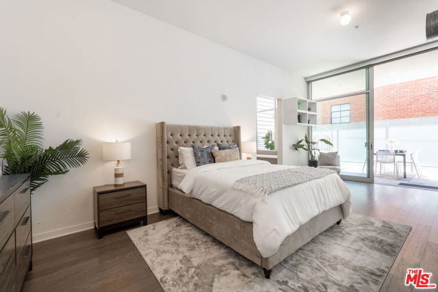 4080 Glencoe Avenue, Marina del Rey CA: https://media.crmls.org/mediaz/2019654a-c053-4d9d-876a-8154beef7ba5.jpg