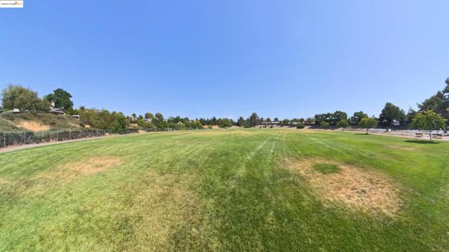 1789 Paseo Laguna Seco, Livermore CA: https://media.crmls.org/mediaz/201a2e23-82dd-47ab-9124-2594278aeaa1.jpg