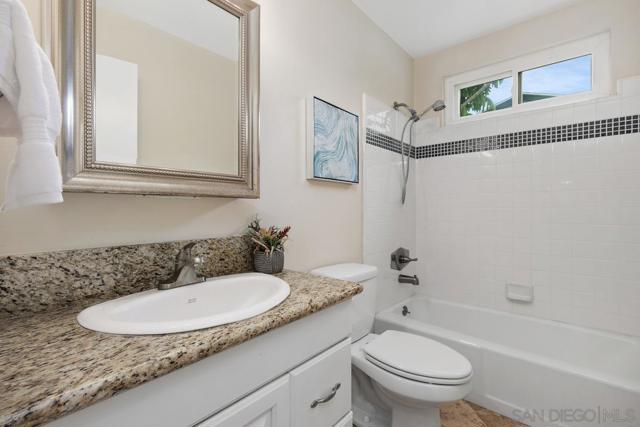 3208 Morningside Drive, Oceanside CA: https://media.crmls.org/mediaz/201b01fc-e6e0-437e-baae-3ba69a51fa31.jpg