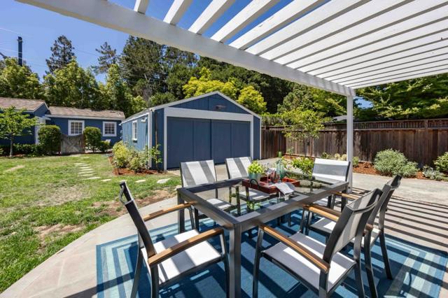 448 Felton Drive, Menlo Park CA: https://media.crmls.org/mediaz/201b0be8-092f-4f72-9dfb-e2044f3efbce.jpg