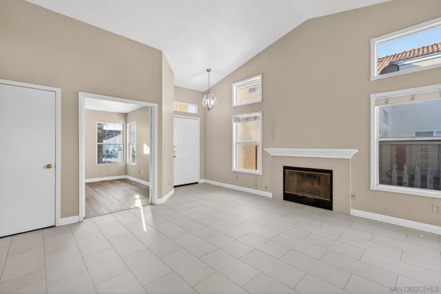 31850 Via Barraza, Temecula CA: https://media.crmls.org/mediaz/201b36ab-d7b0-4a95-9bd3-246dacb1971c.jpg