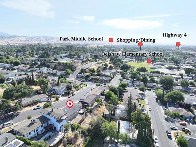 417 Lynn Avenue, Antioch CA: https://media.crmls.org/mediaz/201b4378-746c-481b-920f-4adb5b422f9b.jpg