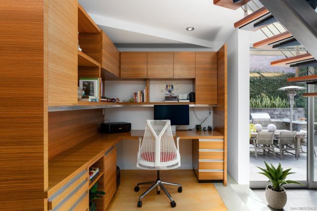 2730 Brant St, San Diego CA: https://media.crmls.org/mediaz/201b507d-ad01-4750-9f46-a37b5d82dd65.jpg