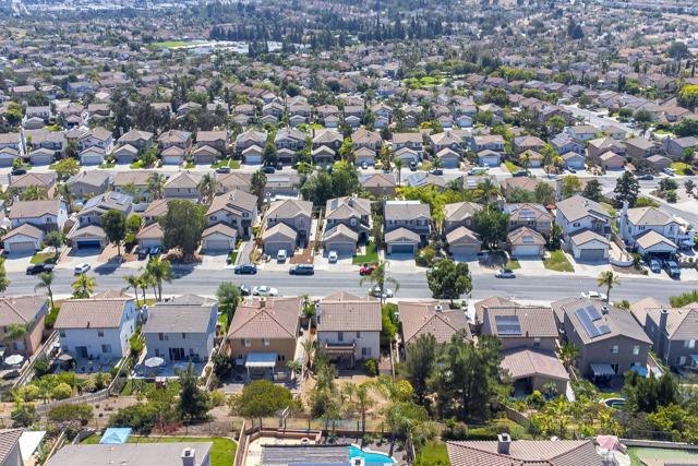 858 Via Barquero, San Marcos CA: https://media.crmls.org/mediaz/201bb18b-a44c-43b4-82a1-990f20a98006.jpg