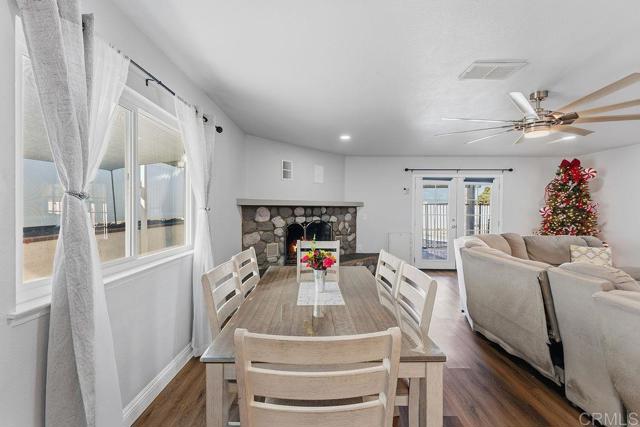 927 Cottonwood Court, Corona CA: https://media.crmls.org/mediaz/201cf9b9-9789-45db-86d7-19fe7d4745d8.jpg