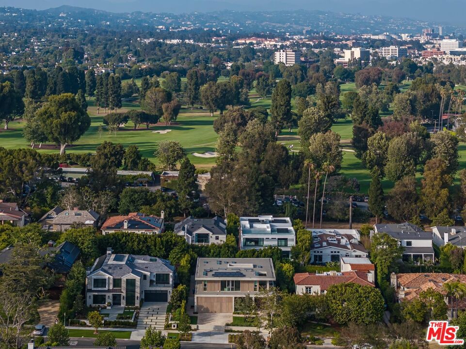https://media.crmls.org/mediaz/201d8aa5-18c2-4ebb-874a-7401850943aa.jpg?preset=X-Large