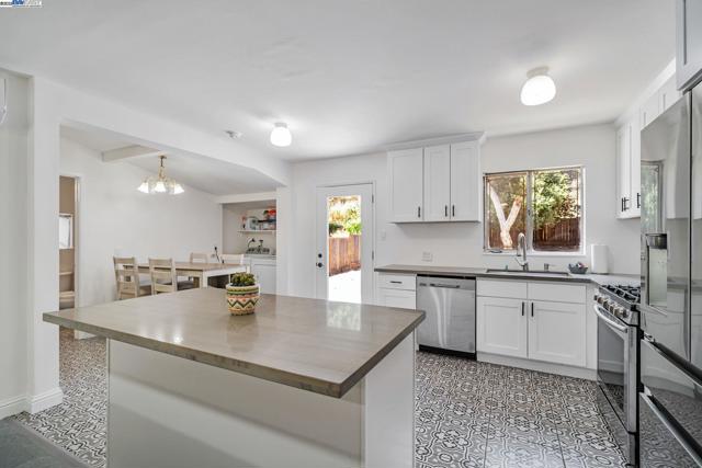 126 Kilkare Rd, Sunol CA: https://media.crmls.org/mediaz/201df683-86b0-4620-b10b-2fdb181659f5.jpg