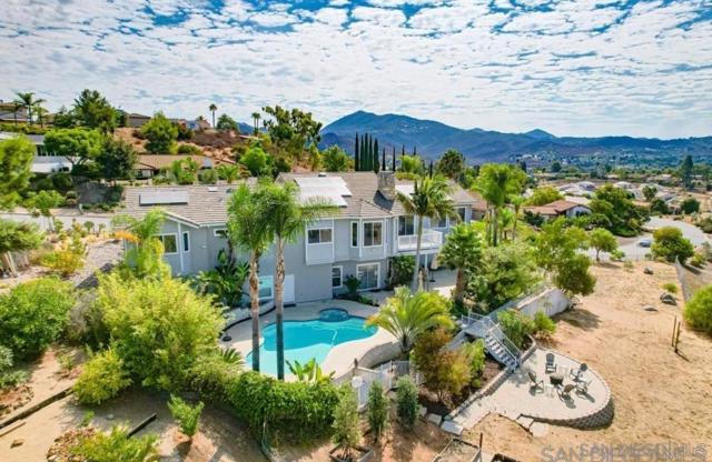 17342 Tam O Shanter Dr, Poway CA: https://media.crmls.org/mediaz/201e863d-aed4-4b65-947a-ff3bb74fab55.jpg