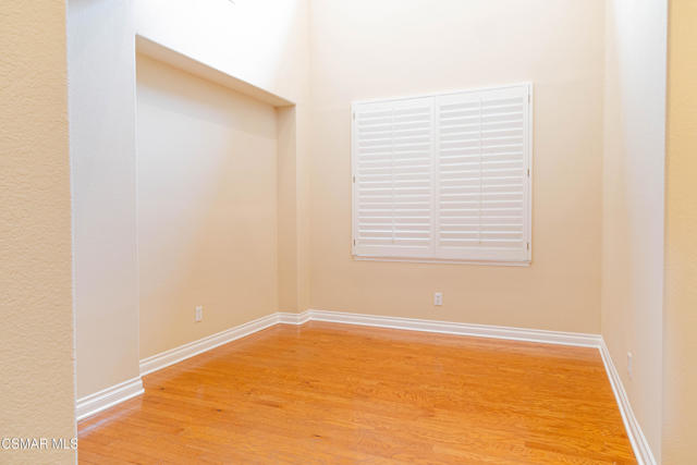 3063 Espana Lane, Thousand Oaks CA: https://media.crmls.org/mediaz/201f3823-b946-44c9-a837-6e11df9dd438.jpg