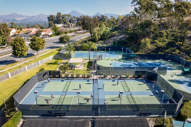 12242 Paseo Lucido, San Diego CA: https://media.crmls.org/mediaz/201f6196-d273-4373-9705-59b312b82a95.jpg