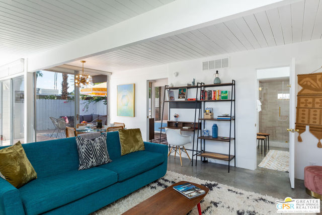 1111 E Palm Canyon Drive, Palm Springs CA: https://media.crmls.org/mediaz/2020010d-36d1-4adb-aa43-19d966fb2f06.jpg