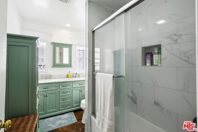 5342 Lemon Grove Avenue, Los Angeles CA: https://media.crmls.org/mediaz/202038c9-a121-4249-9ec4-6effcc4dc835.jpg