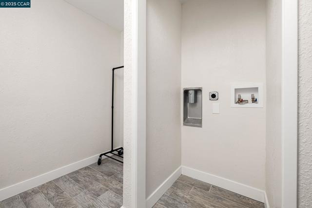 40 Loma Vista, Walnut Creek CA: https://media.crmls.org/mediaz/20204a5f-7057-499e-ab22-3262a98f9bc7.jpg
